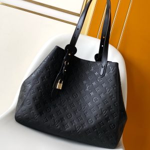 p720 This All-In One MM handbag expands the capacity definition of the All-In collection, transforming into a rounded hobo bag or open-top tote to effortlessly carry daily essentials. Crafted from Monogram Empreinte leather with dazzling metal hardware, the LV padlock and signature plaque highlight refined details. Dimensions: 56x30.5x17 (cm)